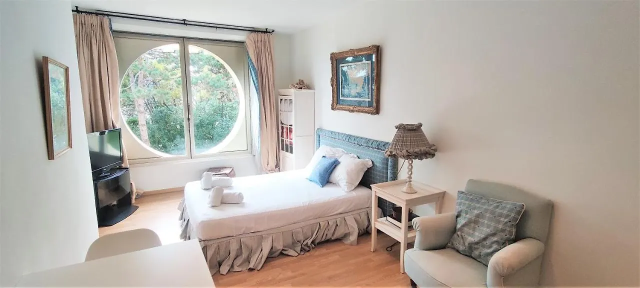 Cozy Studio Equipped With Indoor Heated Pool In Standing Residence Apartment