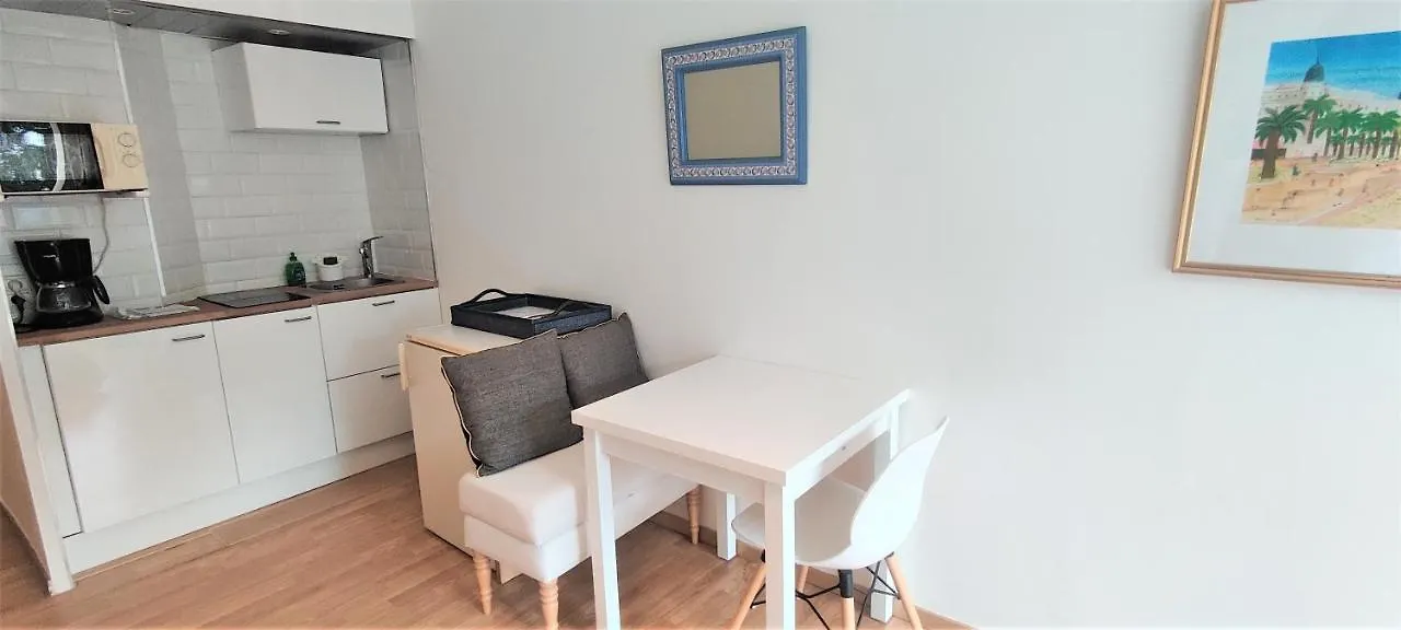 Cozy Studio Equipped With Indoor Heated Pool In Standing Residence 0*, Cannes